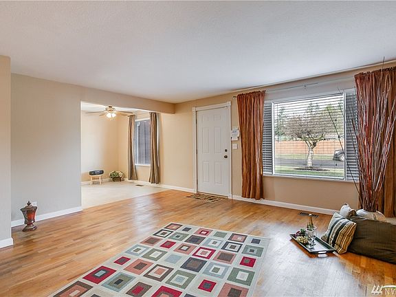 3rd image of 1316 28th St SE