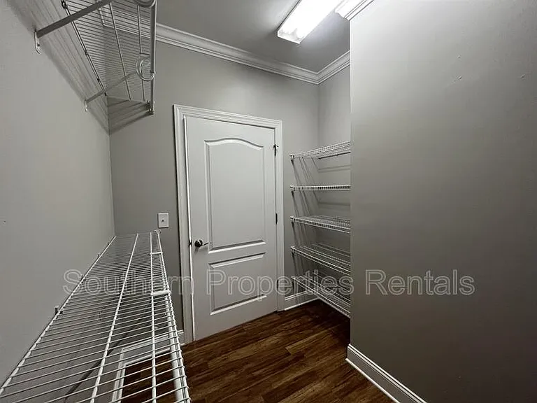 411 Gallery Dr #204-1 — Photo 24