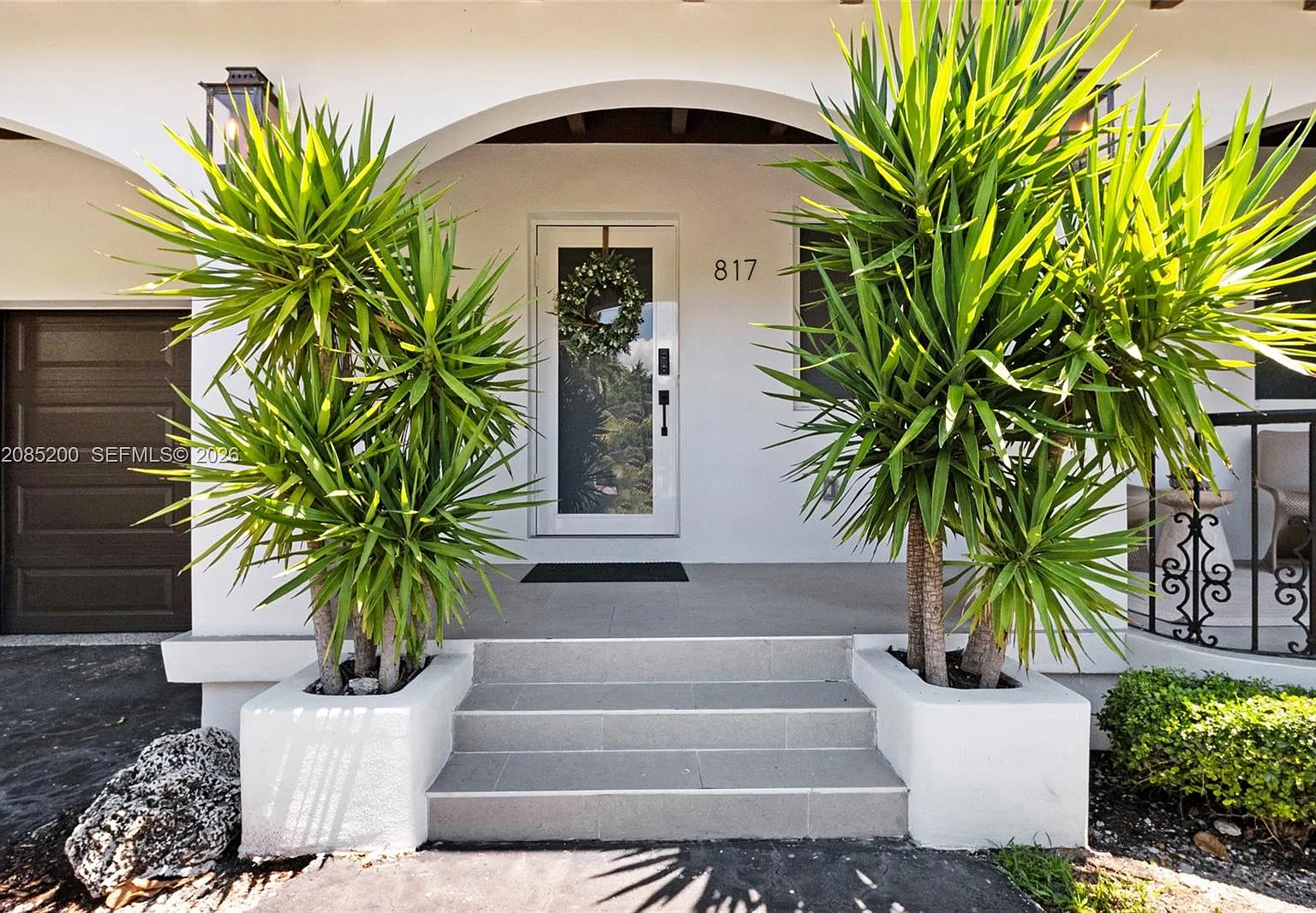 Tamiami Place Plan 1 — Photo 3