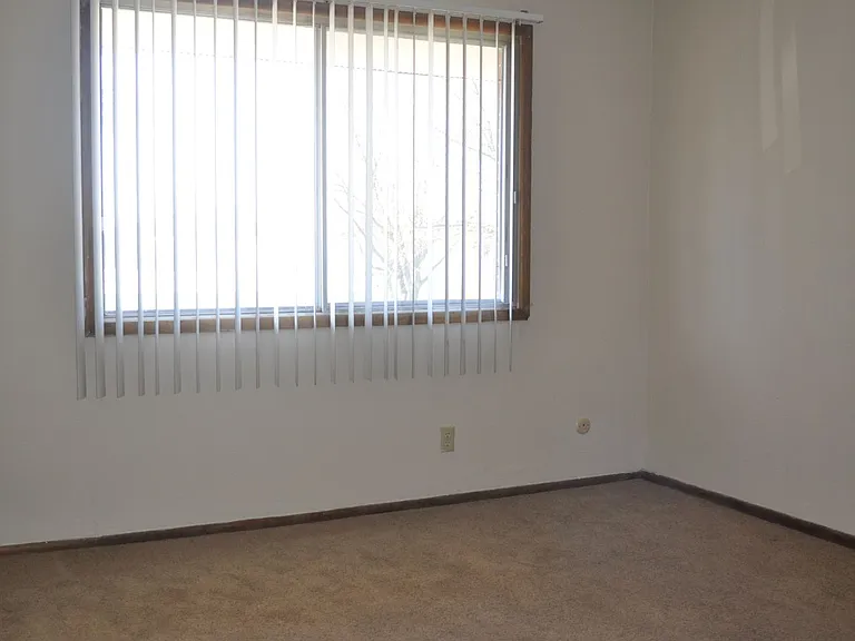 2107 Clark St — Photo 9