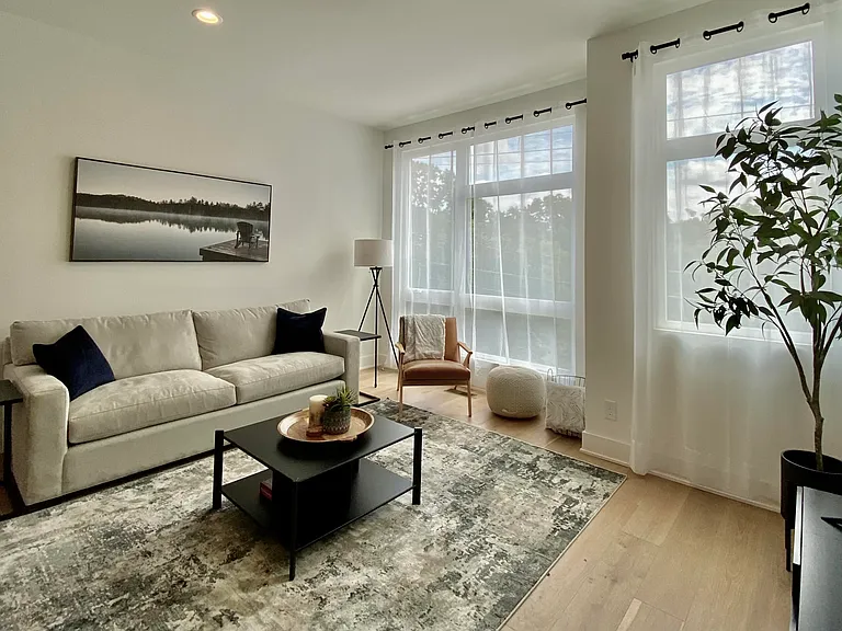629 Queen St — Photo 24
