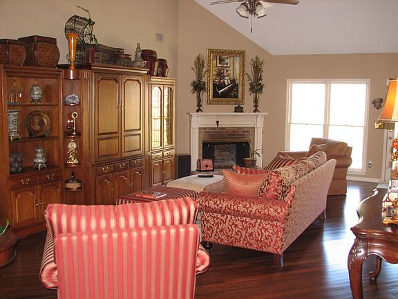 Vaulted family room with fireplace