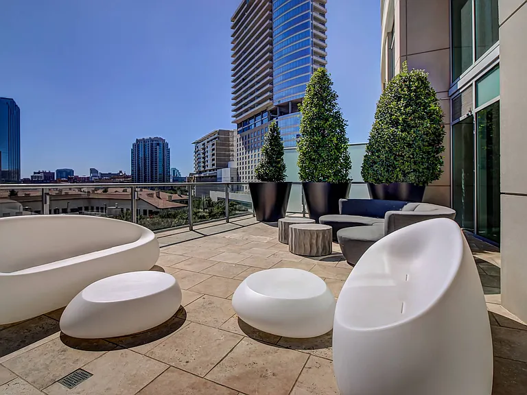 Cirque Residences — Photo 36