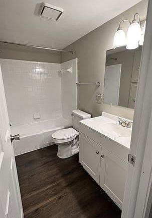3rd image of 23810 W Warren St #7302