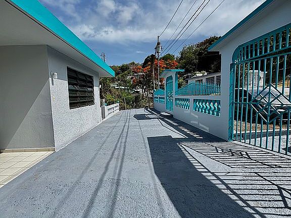 2nd image of 326 Humacao Lirios St
