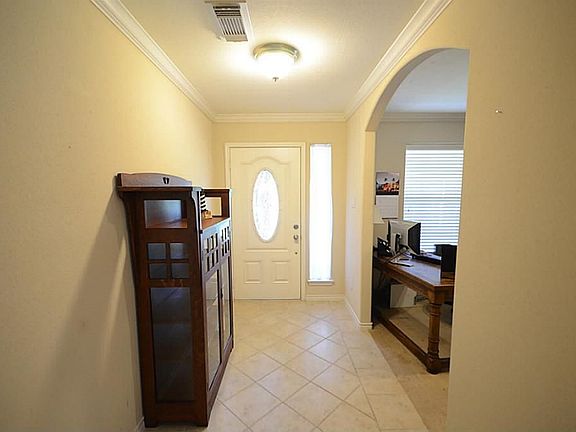 2nd image of 1705 Pamela Ln