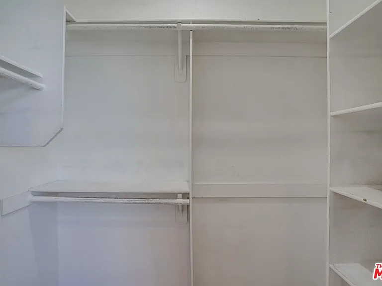 1034 S Shenandoah St #2 — Photo 15