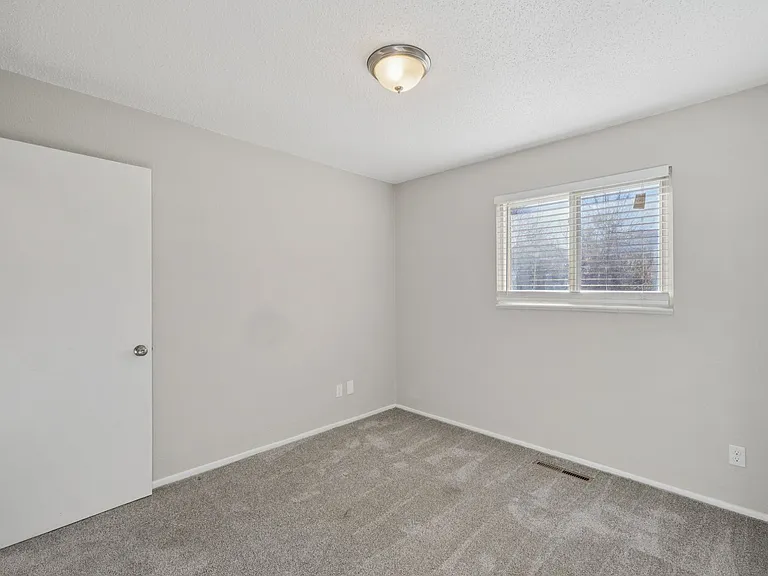 1235 Tonka Ave — Photo 26