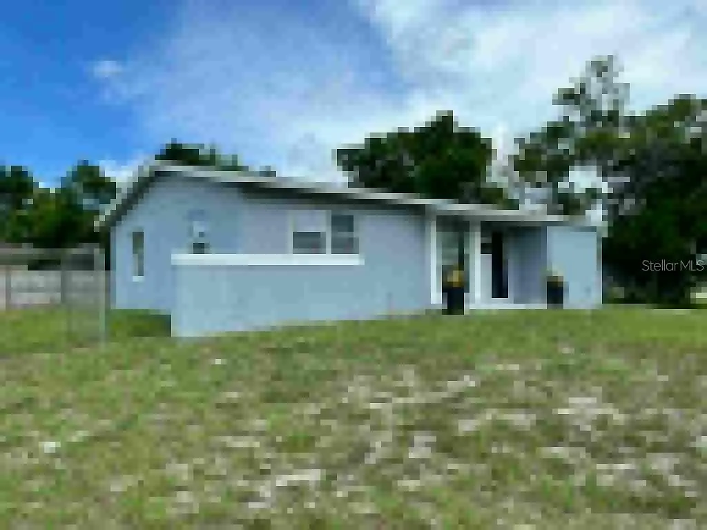 3 bed, 2.0 bath, 1000 sqft, $1,800 — Photo 2