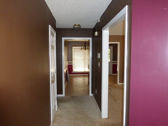4th image of 219 Winding Creek Dr