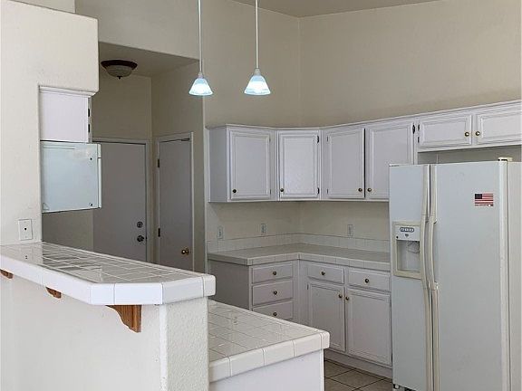 5th image of 2050 Los Feliz St Unit 114