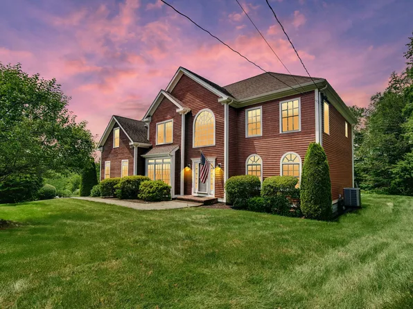 10 Belinsky Circle, Oxford, CT 06478