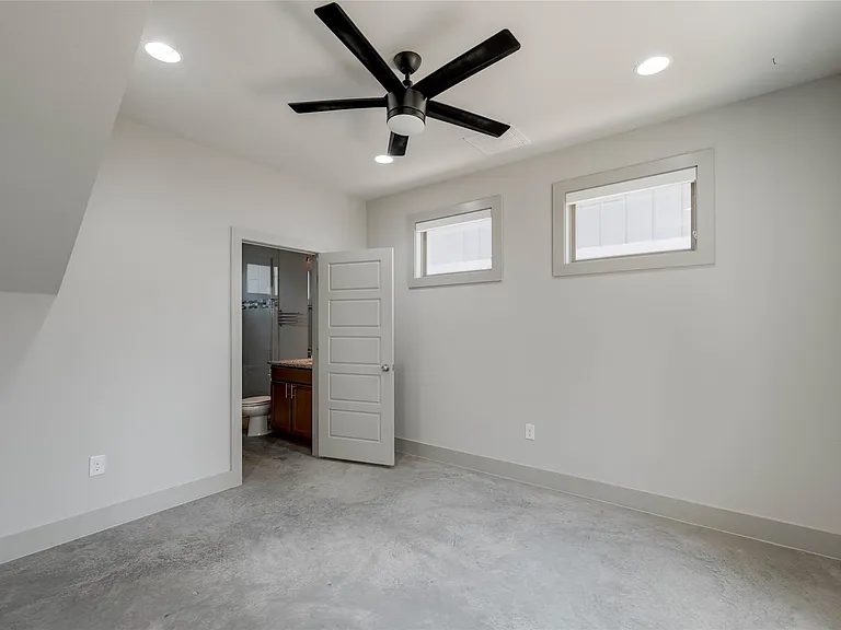 2612 Willow St #B — Photo 14