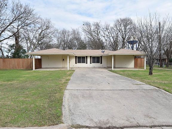 5th image of 910 W Lamar Ave