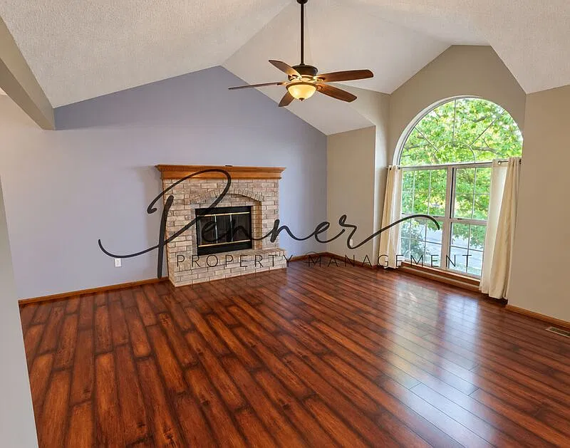 3 bed, 2.0 bath, 1680 sqft, $1,995 — Photo 3