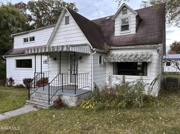 2723 Rocklick Hollow Rd, New Paris, PA 15554