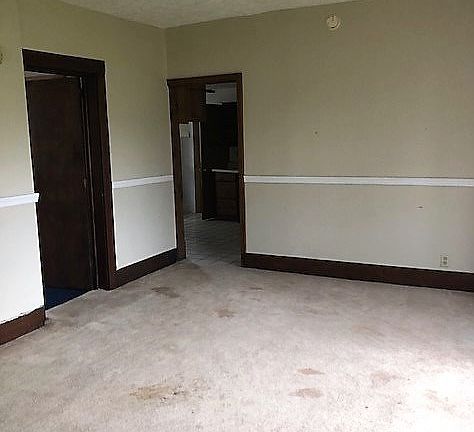4th image of 51 Rose St
