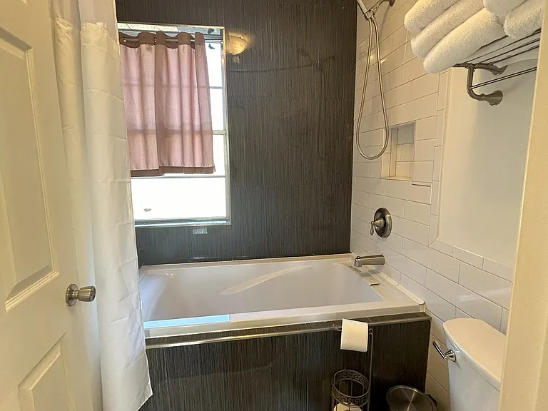 652 Windermere Blvd #B — Photo 5