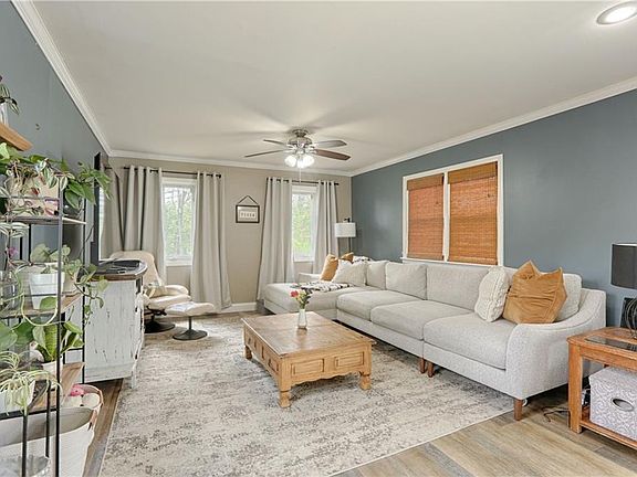 3rd image of 705 W 91st St