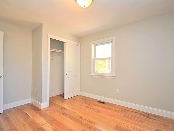 5th image of 34 Harvard St