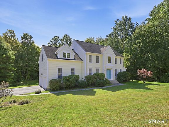 3rd image of 5 Misty Meadow Road