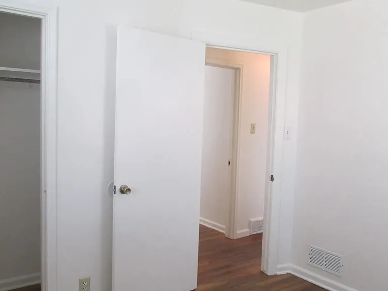 1456 E Elm St — Photo 15