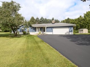 W315N631 Huckleberry Way, Delafield, WI 53018