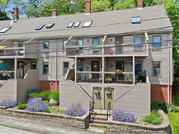 29 Merrimac St #29, Amesbury, MA 01913
