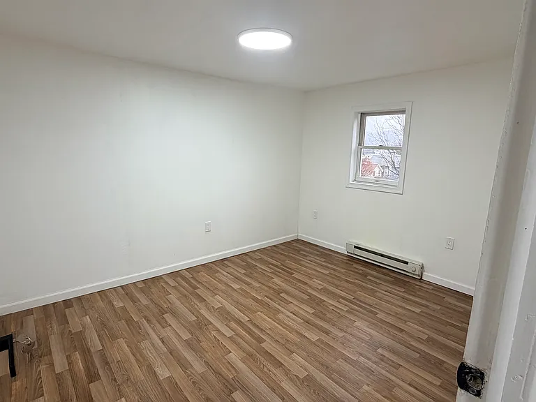 14R Phoenix St — Photo 14