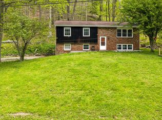 2955 Pine Grove Rd, Industry, PA 15052