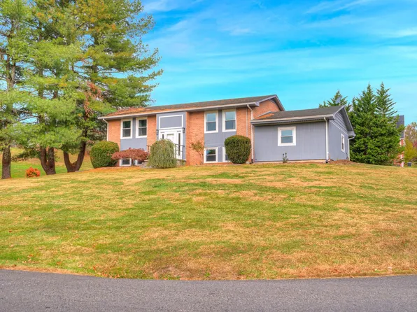 5 S Dudley Dr, Christiansburg, VA 24073