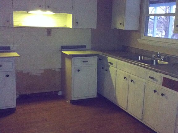 4th image of 738 W Louise Ave