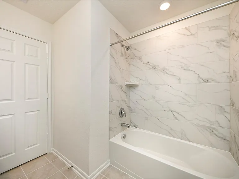 2916 Shimmer Edge Dr — Photo 30