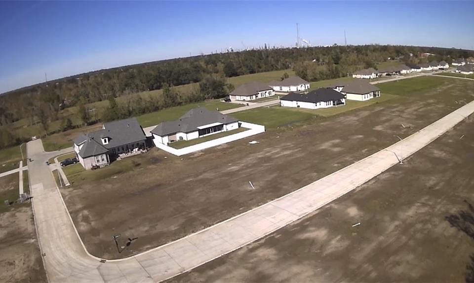 2nd image of 48 Jake Dr