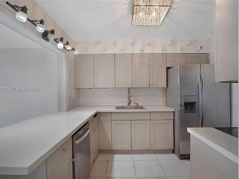 6900 Bay Dr #3H — Photo 5