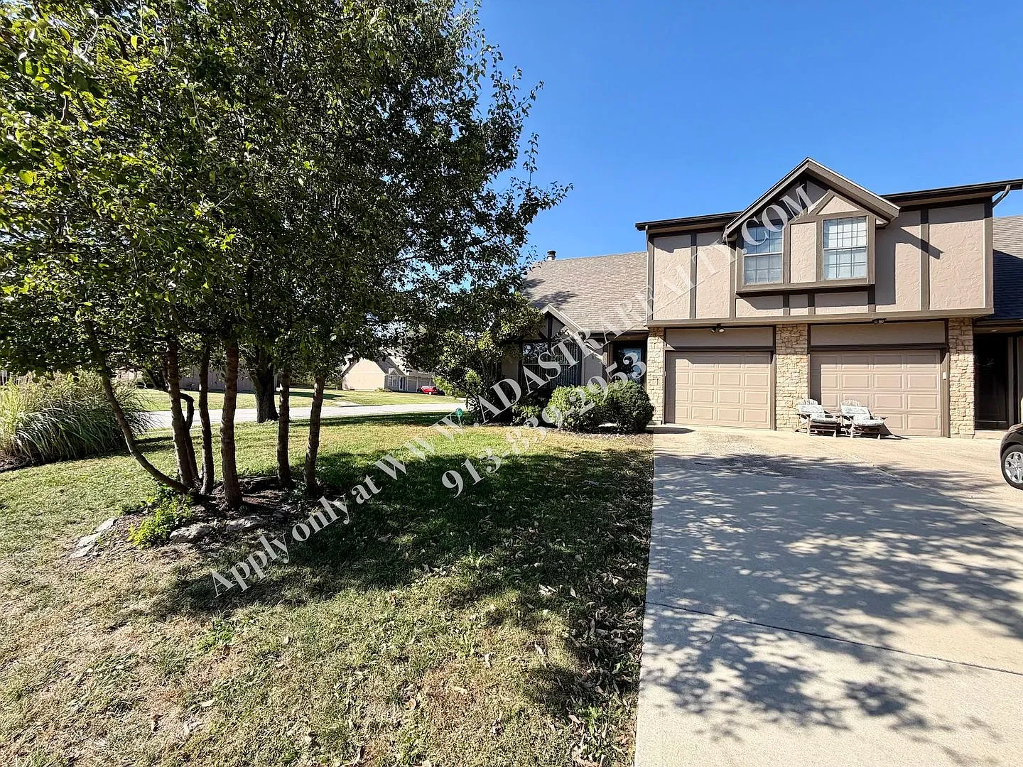 Affordable Duplex in Blue Valley School District-Available NOW!! — Photo 2