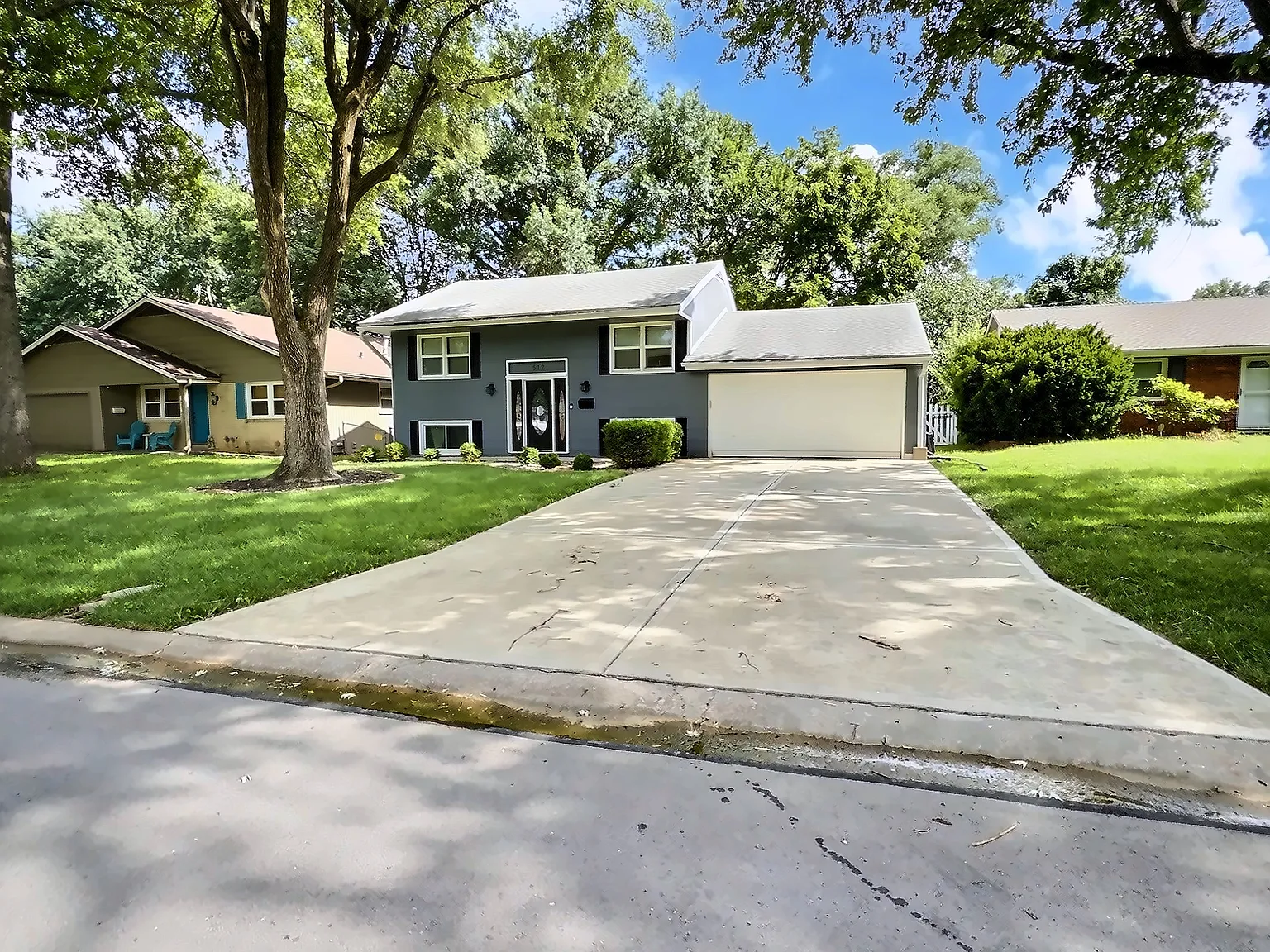 3 bed, 2.5 bath, 2040 sqft, $3,495 — Photo 2