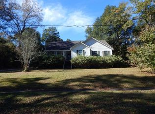 3 Mayland Dr, Summerton, SC 29148