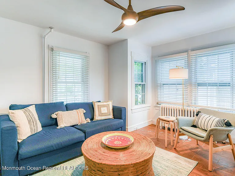 819 Dunlewy St — Photo 10
