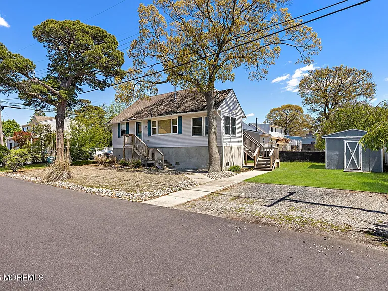 19 Ardmore Dr — Photo 1