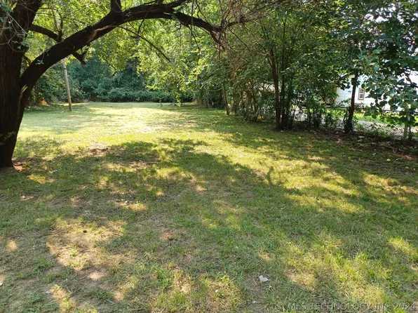 2260 N Columbia Ave, Tulsa, OK 74110