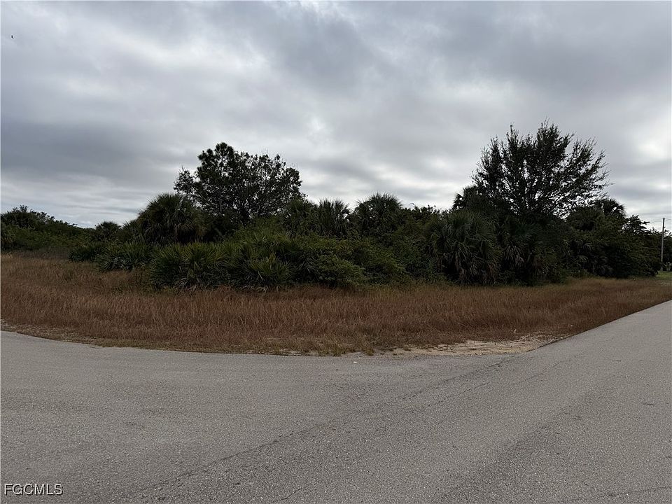 2nd image of 407 McArthur Blvd