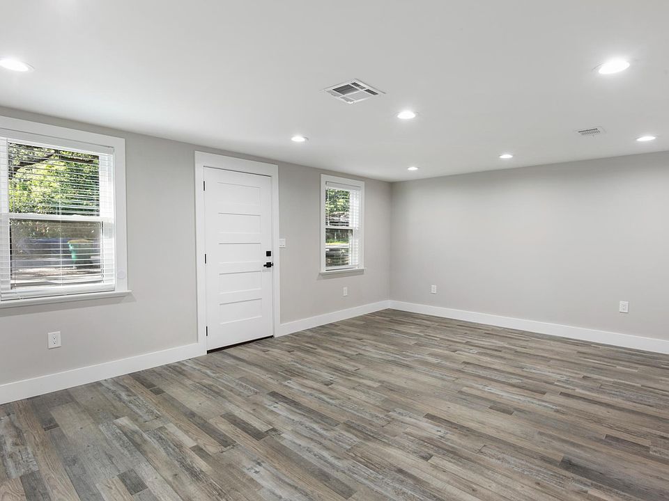 Family room in 3/2