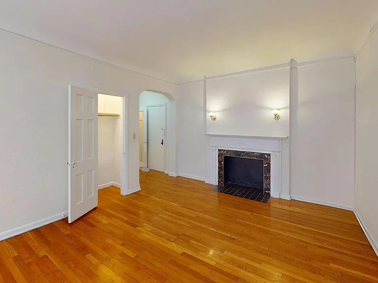 2566 Kemper Rd — Photo 9