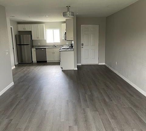 3rd image of 1925 Avenue O SW #103