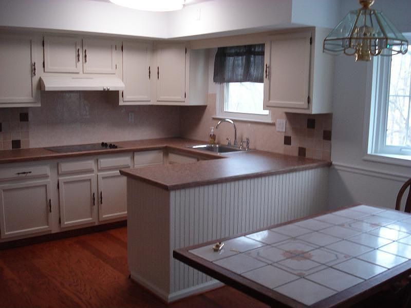 2nd image of 604 Heather Ln