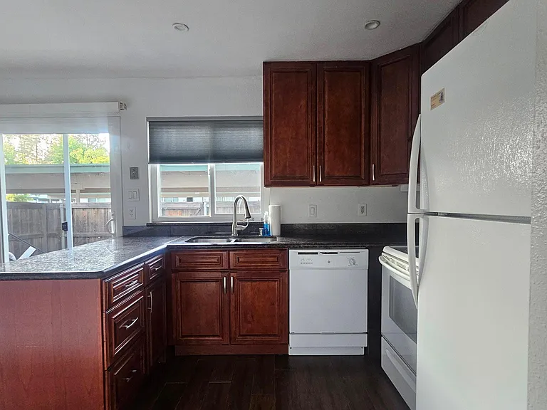 8901 Salmon Falls Dr #C — Photo 27