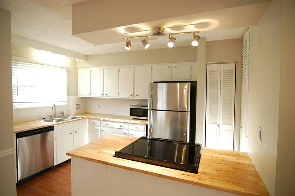 3 bed, 2.5 bath, 1480 sqft, $1,750 — Photo 1