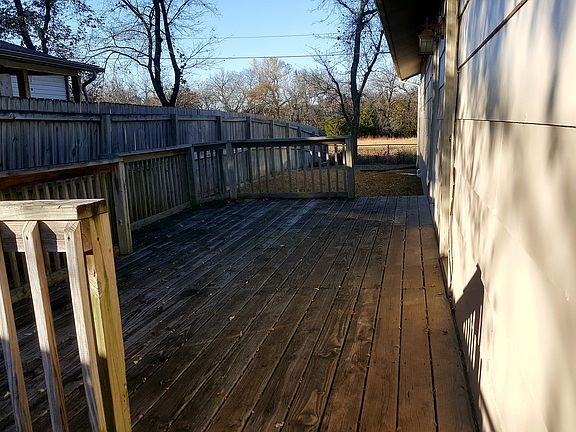 5th image of 318 E Deer Creek Dr