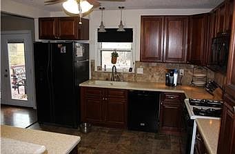 2nd image of 1713 Miami St